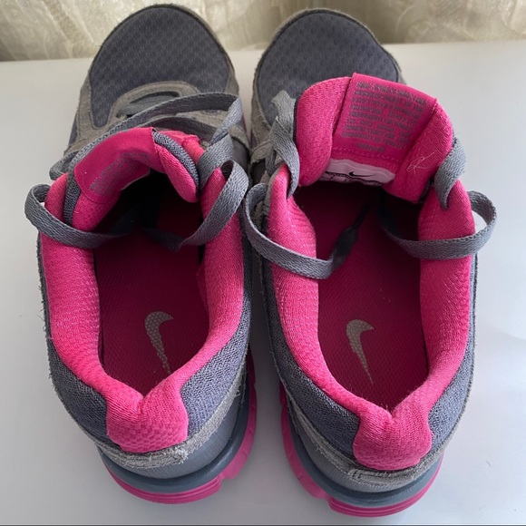 Nike women’s Dual Fusion ST2 running shoes. - Picture 9 of 9